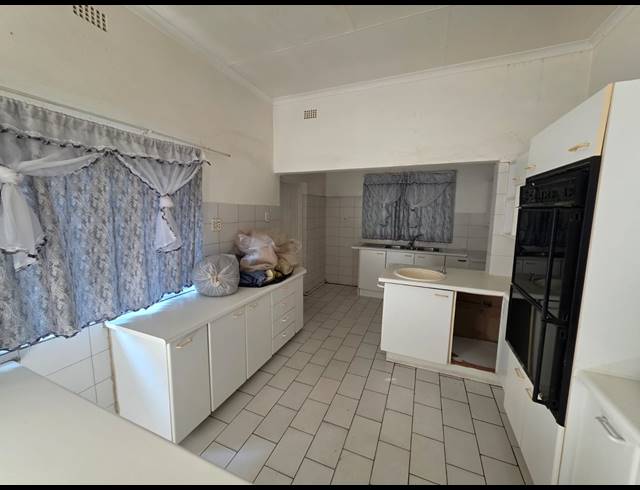 4 BEDROOM HOUSE FOR SALE IN SASOLBURG EXT 4